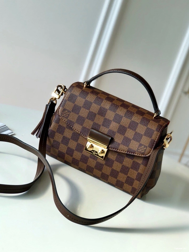 Vuitton CROISETTE Louis 0524